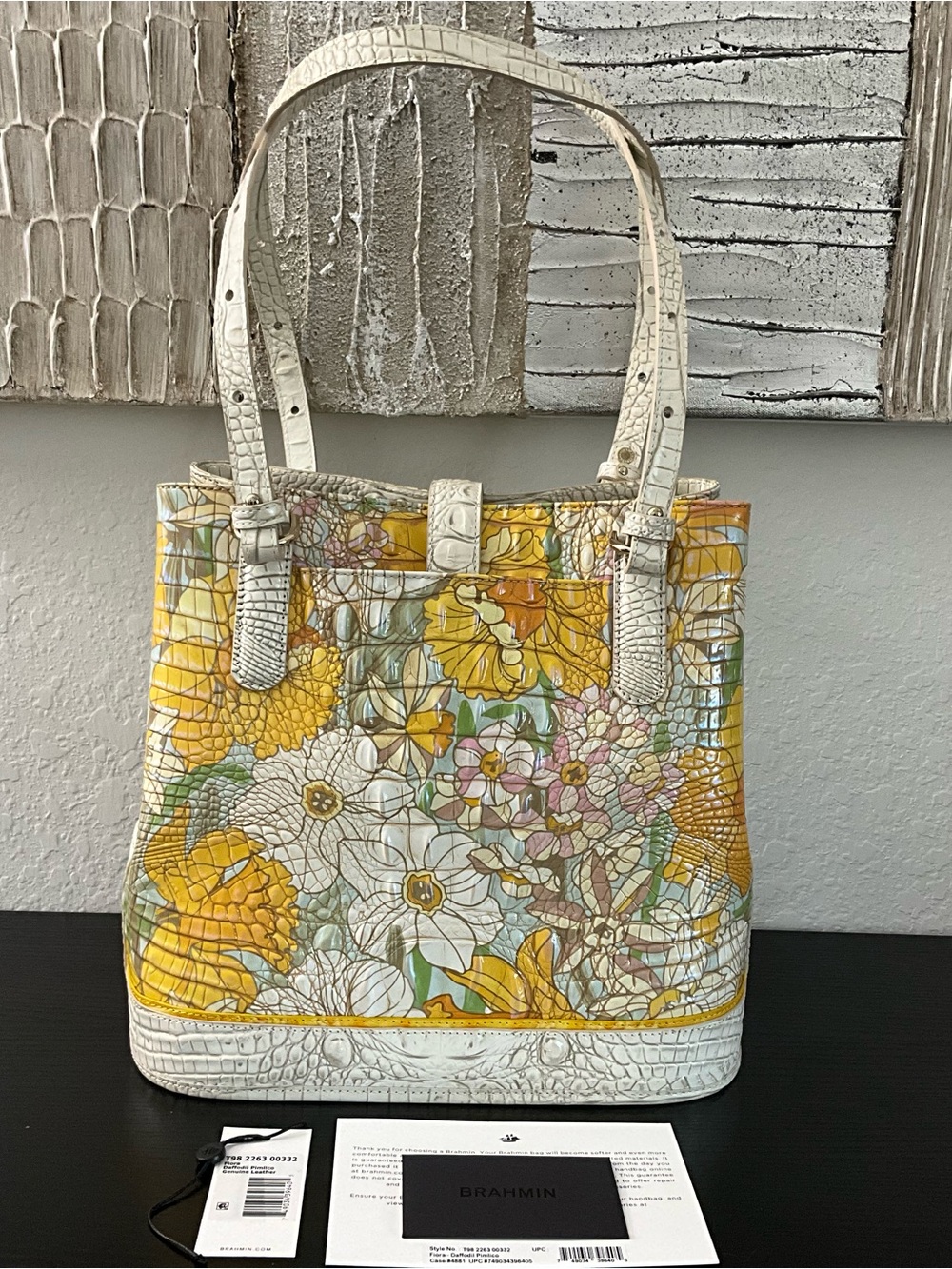 Brahmin Fiora DAFFODIL PIMLICO Bucket Tote W/Eye EXCELLENT - Picture 3 of 9